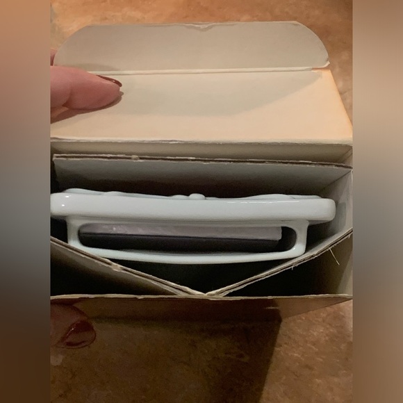 The Tapestry Collection by Avon 1981 Frame Porcelain 3.5 By 5 (holds 3x4 pic) - Picture 10 of 13